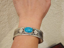 Load image into Gallery viewer, 3/4&quot; Turquoise Stone Cuff
