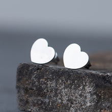 Load image into Gallery viewer, Small Heart Earrings

